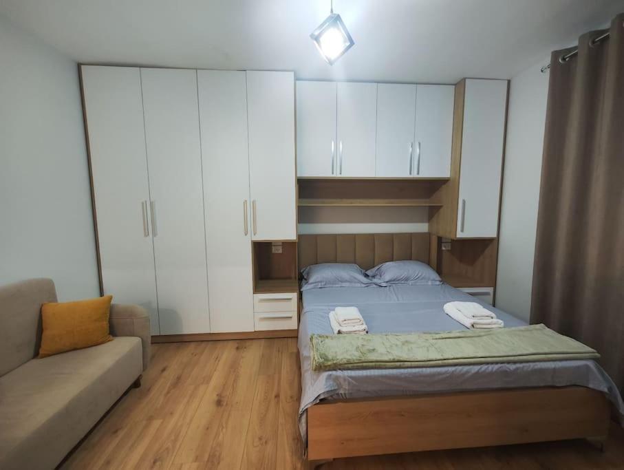 Starlight Downtown Apartment 티라나 외부 사진
